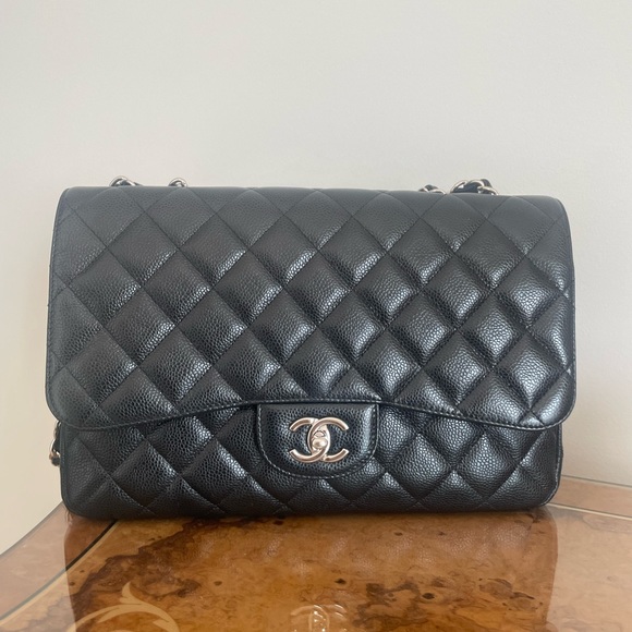 100% Authentic Chanel Jumbo Single Flap Shoulder Bag - Picture 4 of 9